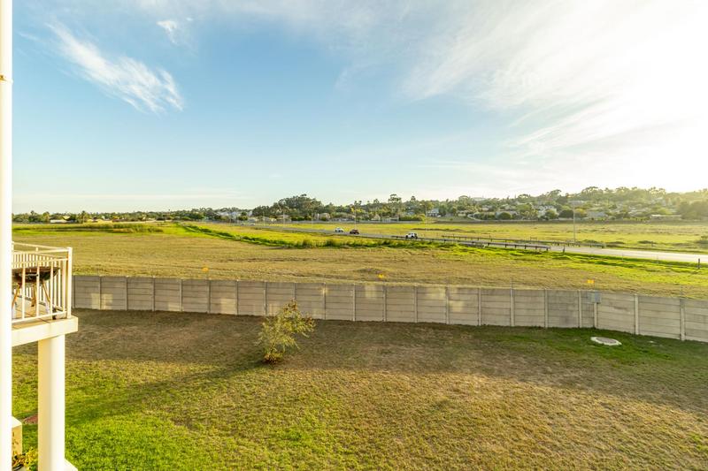 2 Bedroom Property for Sale in The Crest Western Cape